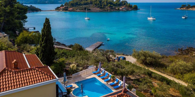 Beachfront Villa Gradina